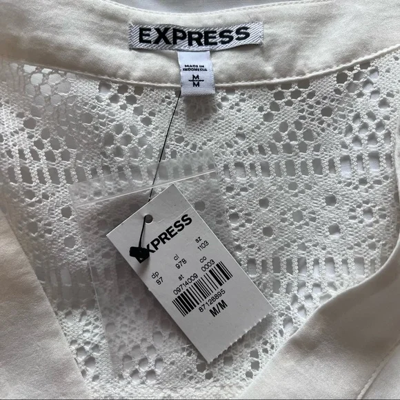 EXPRESS | White blouse top with lace details. Size Medium. - Picture 5 of 5